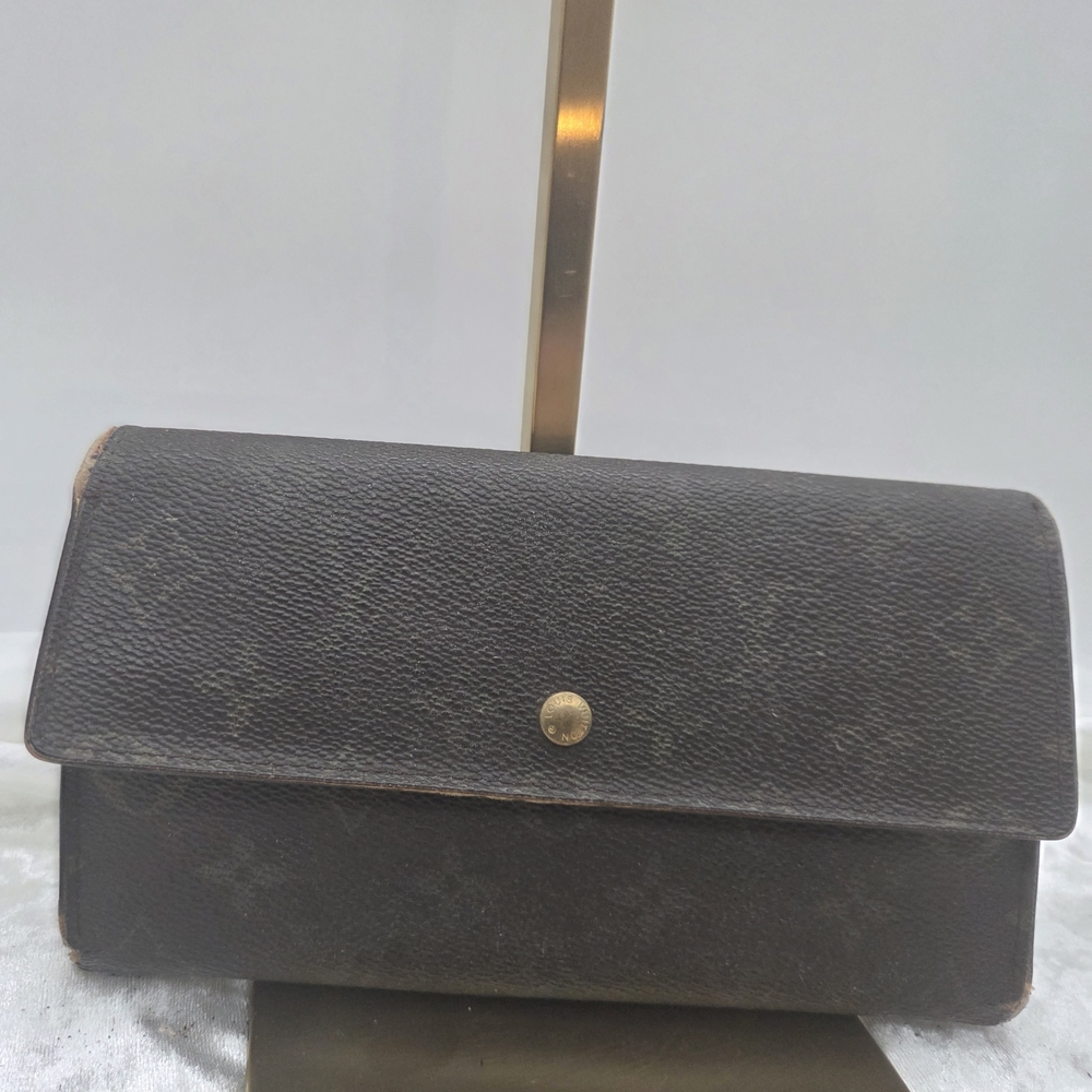 Louis Vuitton Women's Sarah Brown Monogram Long Wallet
